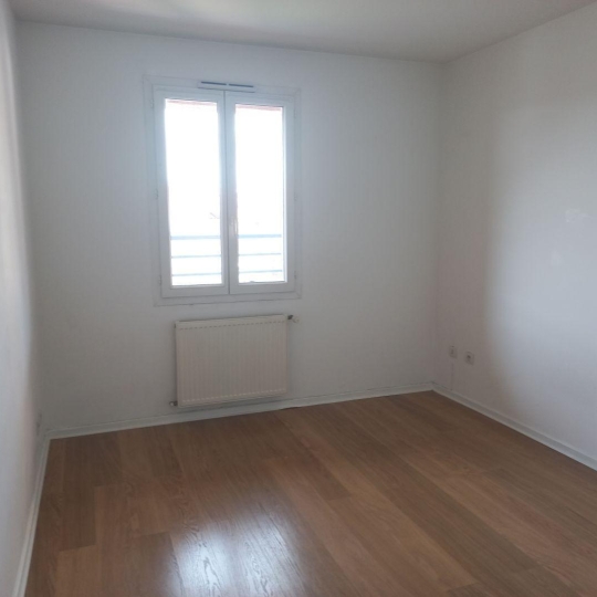  Annonces CHATILLON : Appartement | SAINT-PIERRE-LA-PALUD (69210) | 73 m2 | 860 € 